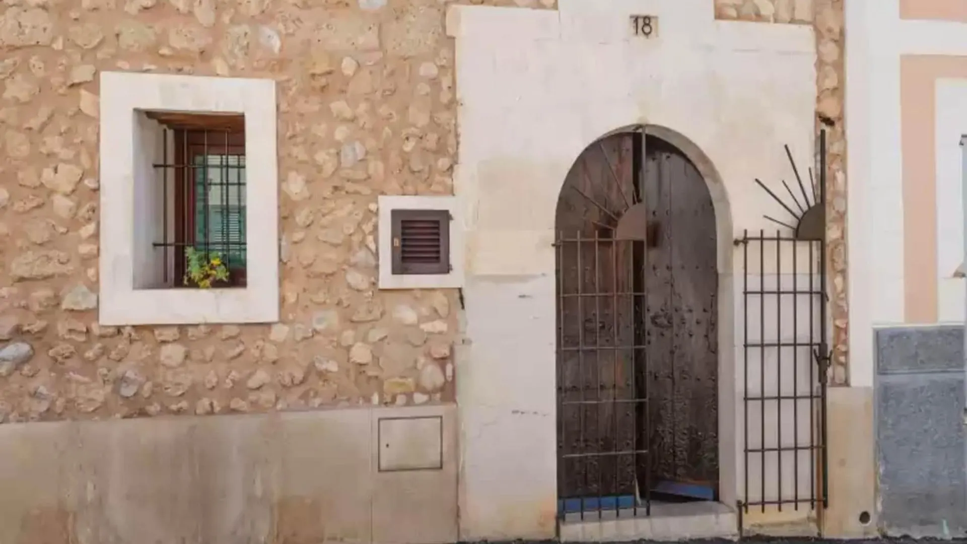 Casa Del Sol Villa With Private Pool In Buger