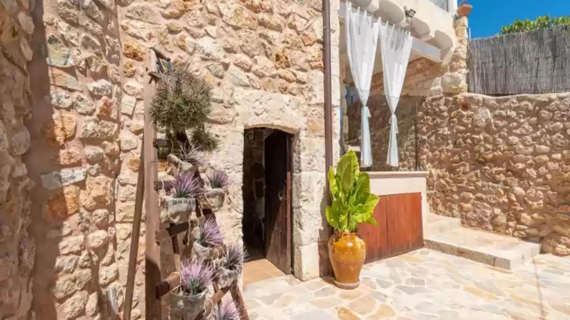 Casa Del Sol Villa With Private Pool In Buger